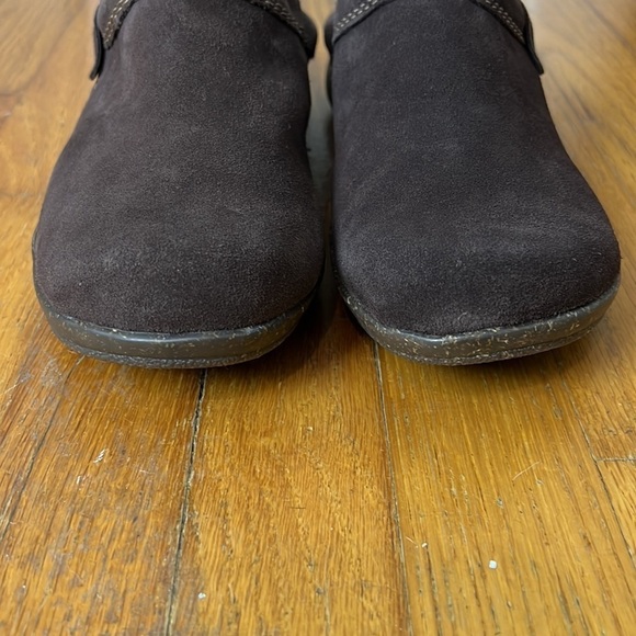NWOT CLARKS ROSEVILLE DREW SUEDE CLOG DK BROWN COASTAL LAGENLOOK COMFORT CLASSIC - Picture 4 of 7